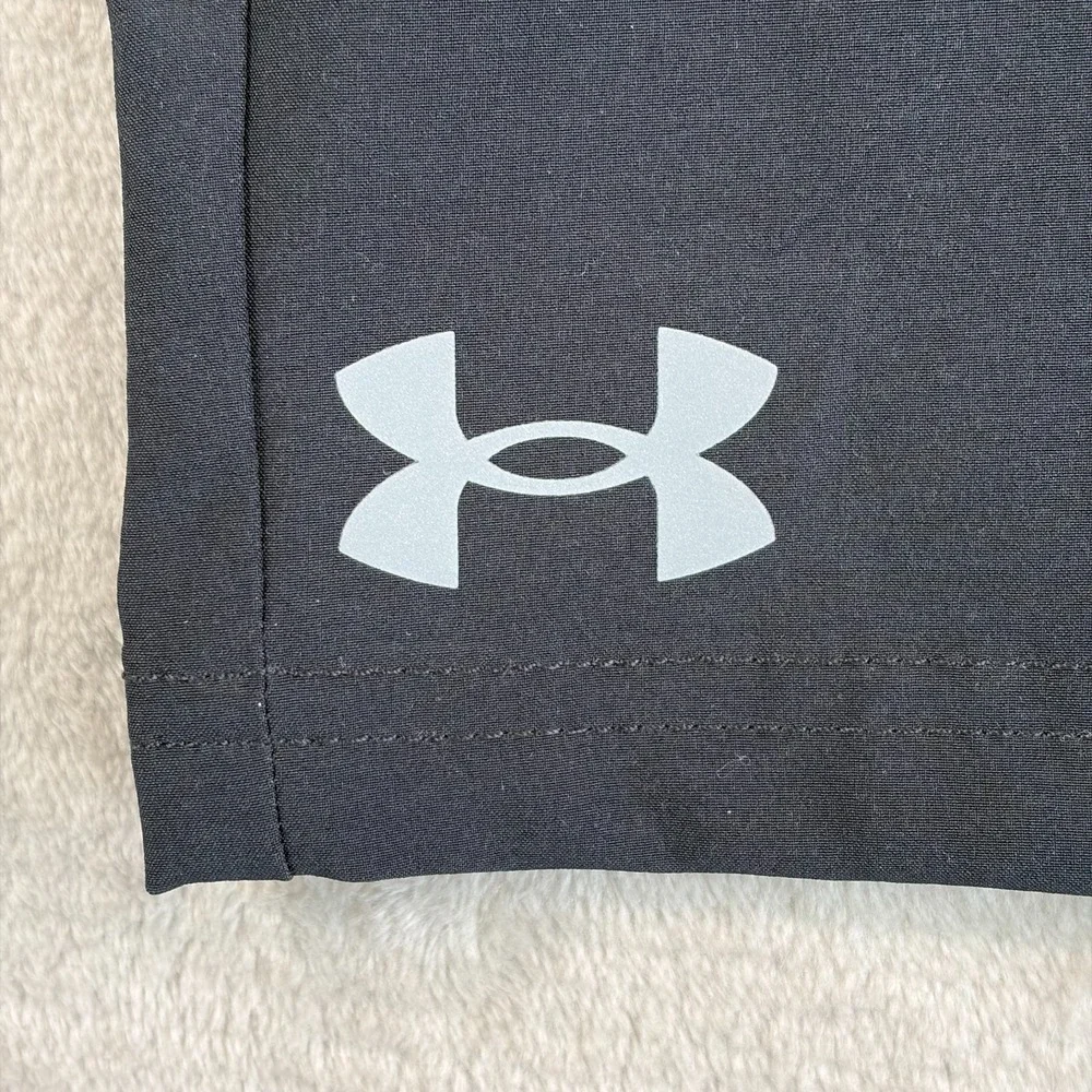 Under Armour Showdown Golf Shorts in Black Boys‎ 16 Performance NWT $40